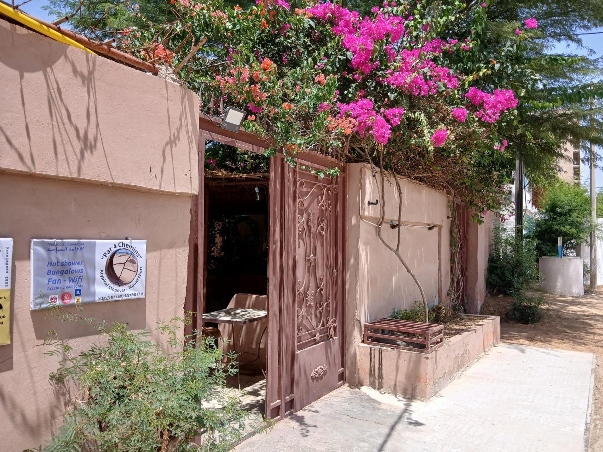 "Par 4 Chemins" - Atypical Stopover Nouakchott Exterior photo