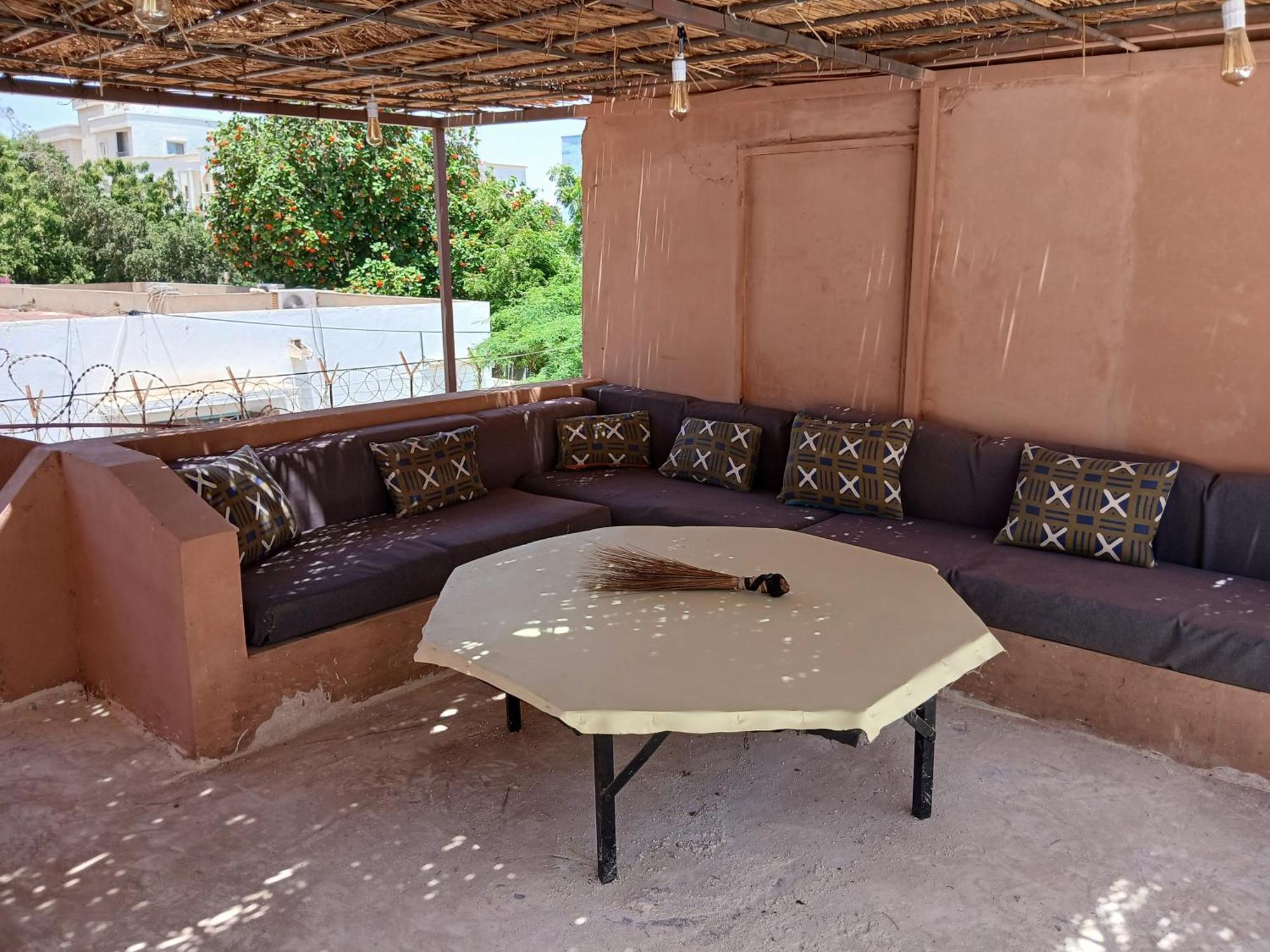 "Par 4 Chemins" - Atypical Stopover Nouakchott Exterior photo